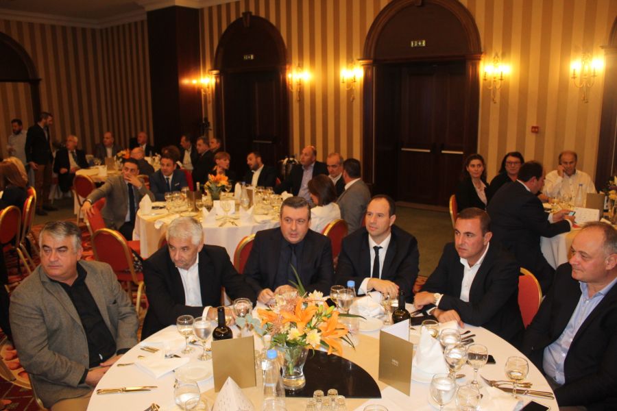 Δείτε πλούσιο φωτορεπορτάζ από το δείπνο του ΣΘΕΒ στη Λάρισα