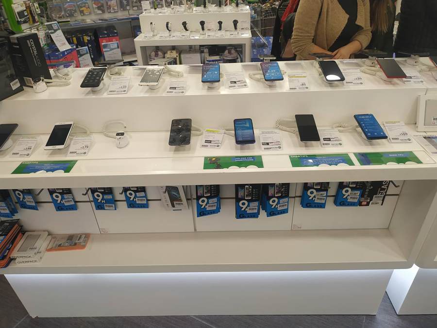 Εφετζήδες οι Λαρισαίοι, αγοράζουν με …μανία ακριβά κινητά – Ξοδεύουν πάνω από έναν μισθό για το smartphone τους (φωτο)