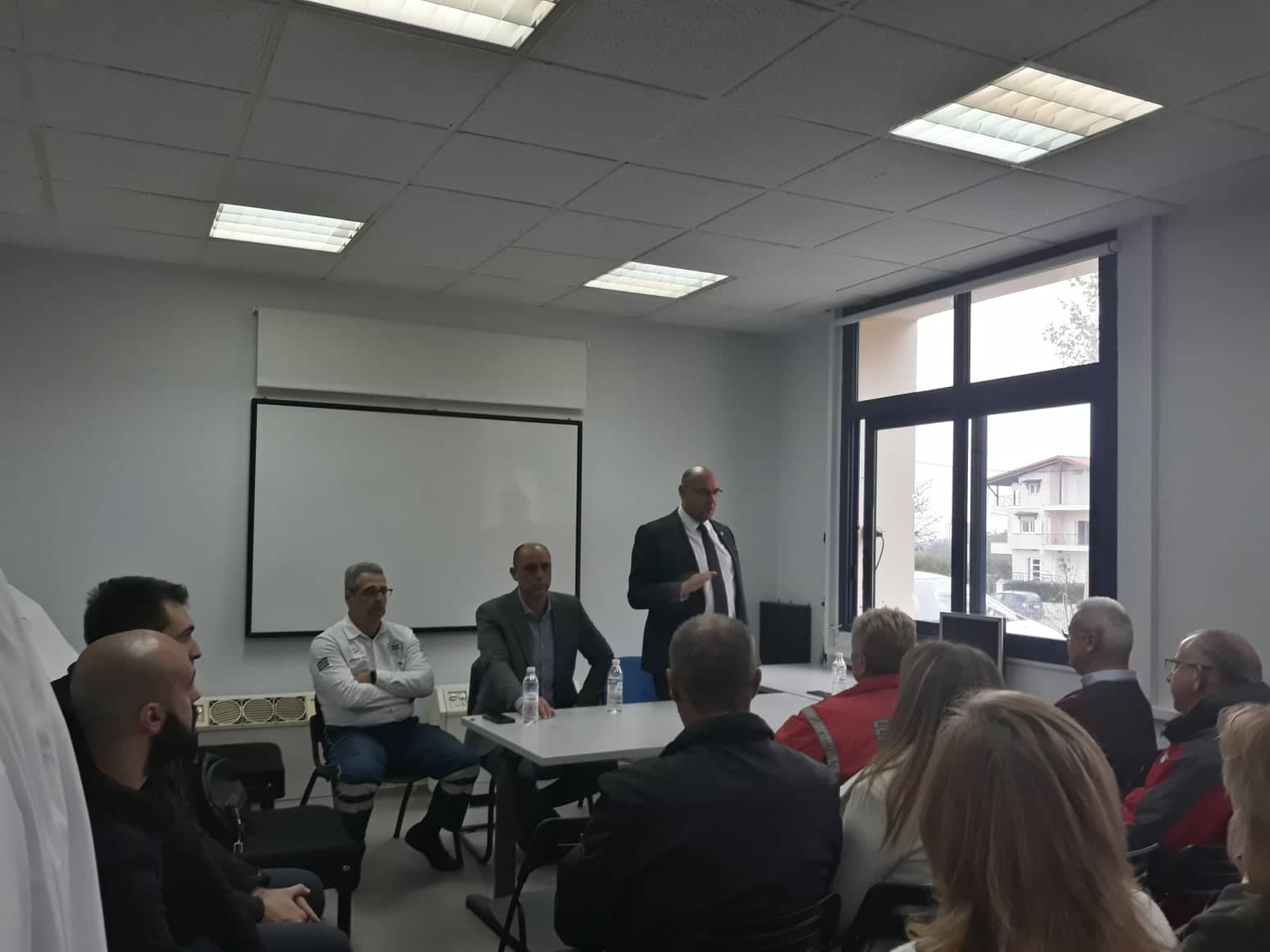 Στη Λάρισα ο πρόεδρος του ΕΚΑΒ - Τι συζήτησε με τους εργαζόμενους (φωτο)