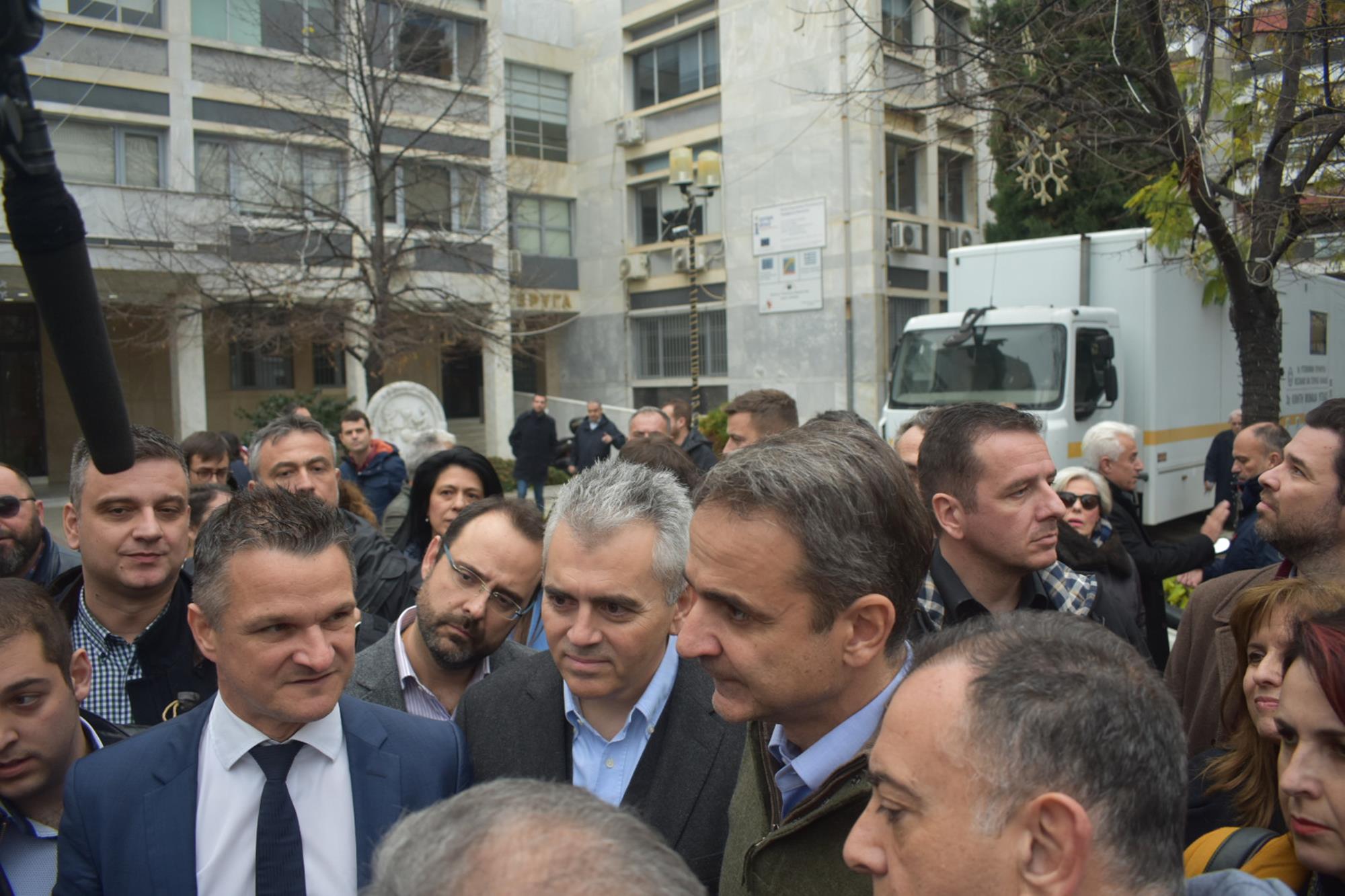 Βόλτα στο κέντρο της Λάρισας για τον πρωθυπουργό Κυριάκο Μητσοτάκη - Που πήγε (φωτορεπορτάζ)