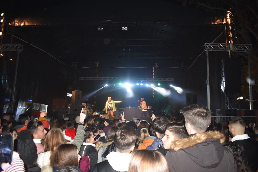 Ξεσήκωσαν τους Λαρισαίους στο Πάρκο των Ευχών οι Vegas (φωτο - βίντεο)