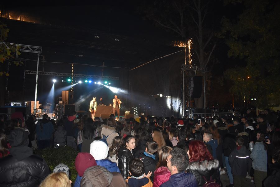 Ξεσήκωσαν τους Λαρισαίους στο Πάρκο των Ευχών οι Vegas (φωτο - βίντεο)