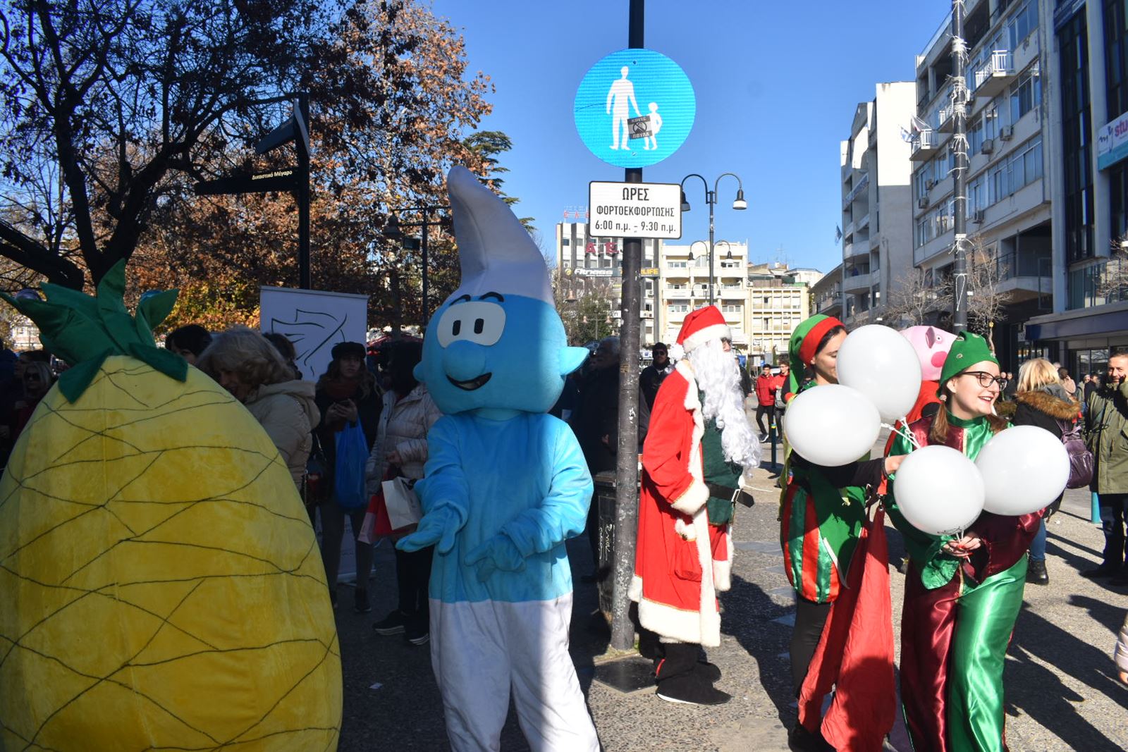 Η Ερμού όπως παλιά: Πλημμύρισε με νότες και κέφι το κέντρο της Λάρισας (φωτό - video)