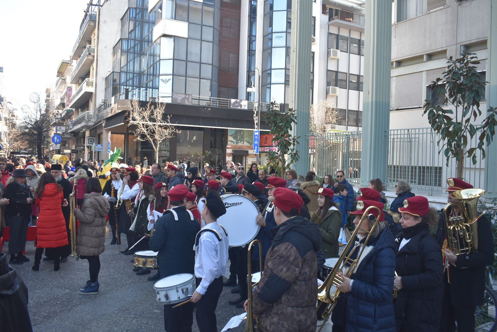 Η Ερμού όπως παλιά: Πλημμύρισε με νότες και κέφι το κέντρο της Λάρισας (φωτό - video)