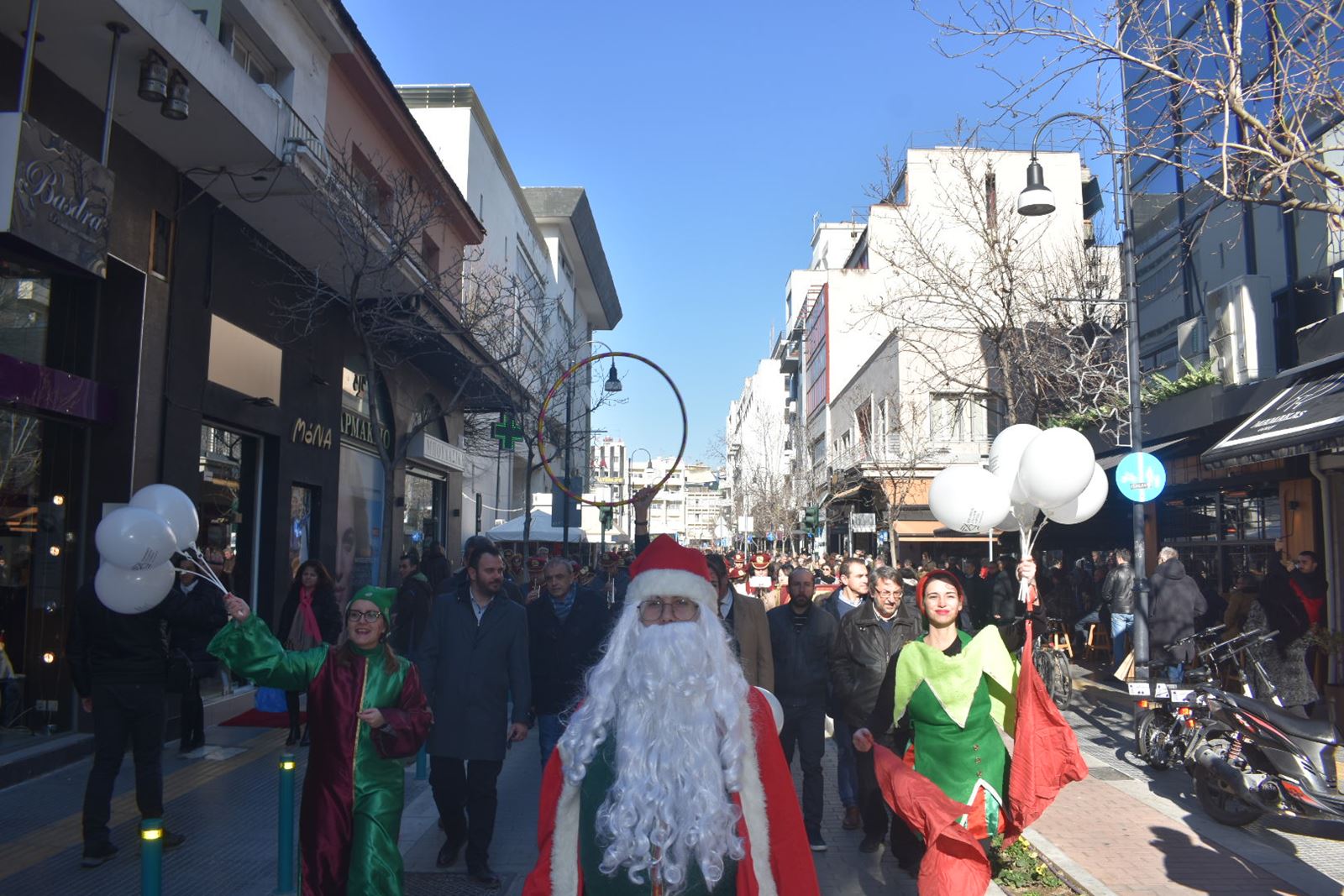 Η Ερμού όπως παλιά: Πλημμύρισε με νότες και κέφι το κέντρο της Λάρισας (φωτό - video)