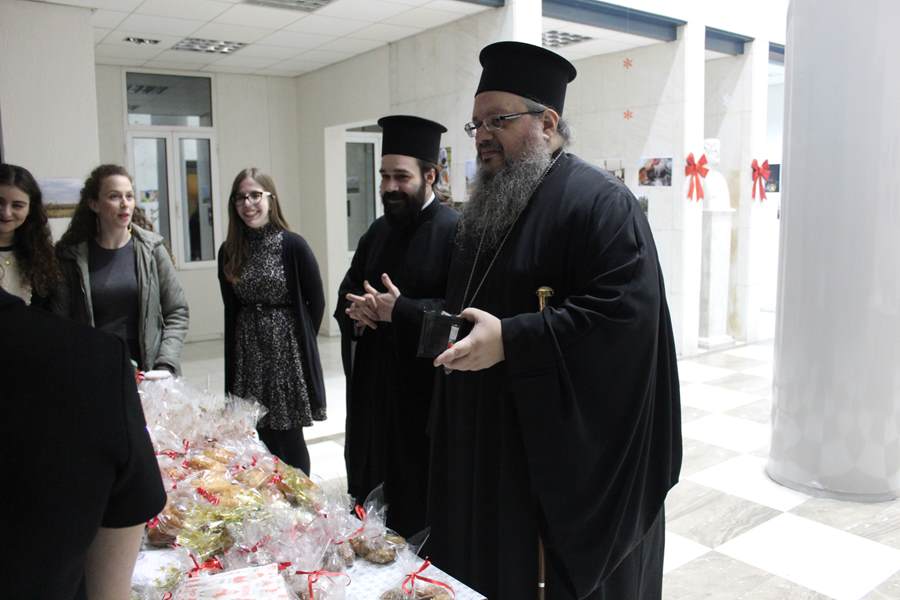 'Έλαμψαν τα “Χριστούγεννα για όλους” στη Λάρισα (φωτο)
