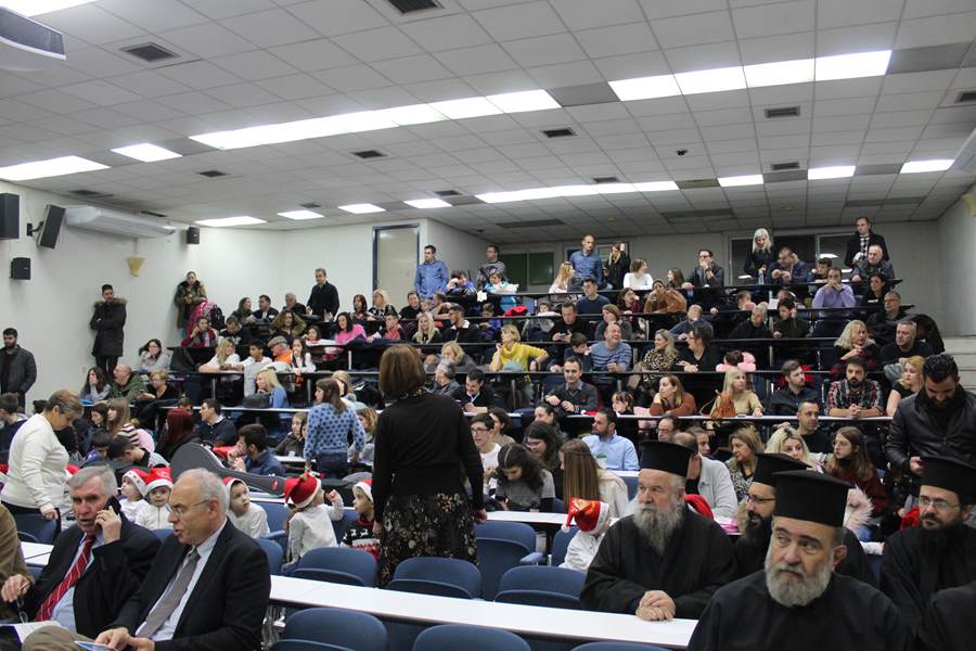 'Έλαμψαν τα “Χριστούγεννα για όλους” στη Λάρισα (φωτο)