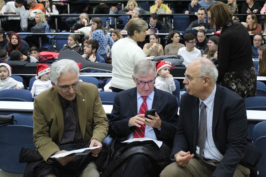 'Έλαμψαν τα “Χριστούγεννα για όλους” στη Λάρισα (φωτο)