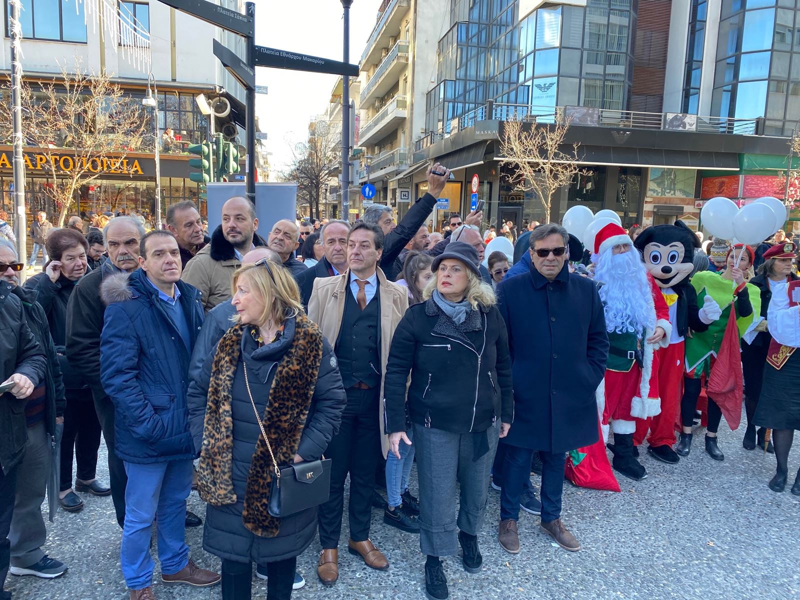 Η Ερμού όπως παλιά: Πλημμύρισε με νότες και κέφι το κέντρο της Λάρισας (φωτό - video)