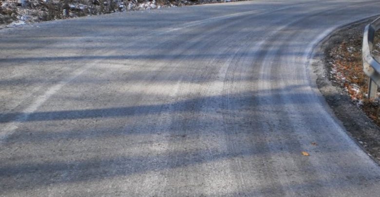 Παγετός στα ορεινά χωριά του νομού Λάρισας! – Αλατιέρες για να διατηρηθεί καθαρός ο δρόμος