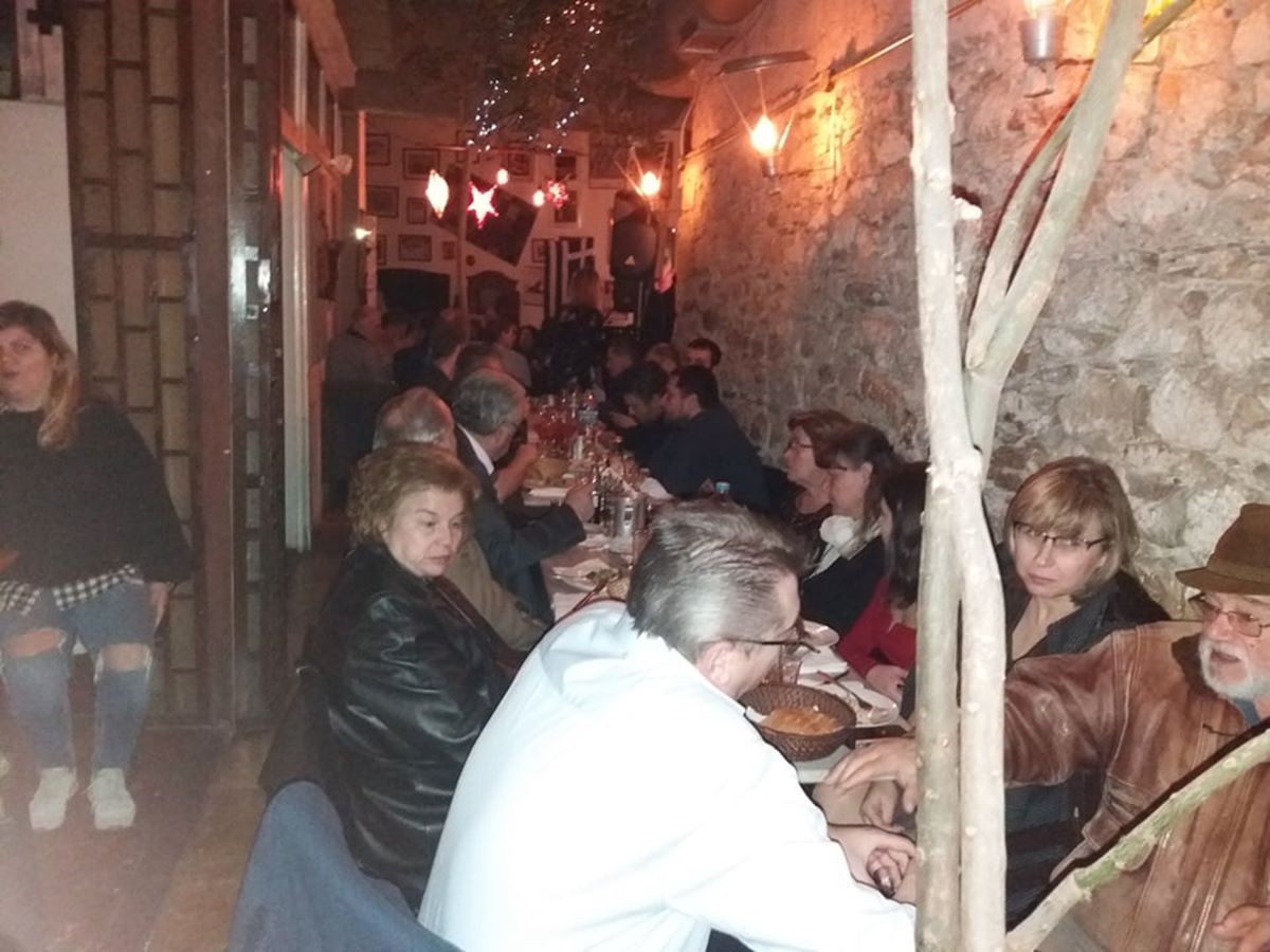Σε μια κατάμεστη αίθουσα έκοψε την βασιλόπιτα η δημοτική παράταξη "Λαρισαίων Κοινόν"