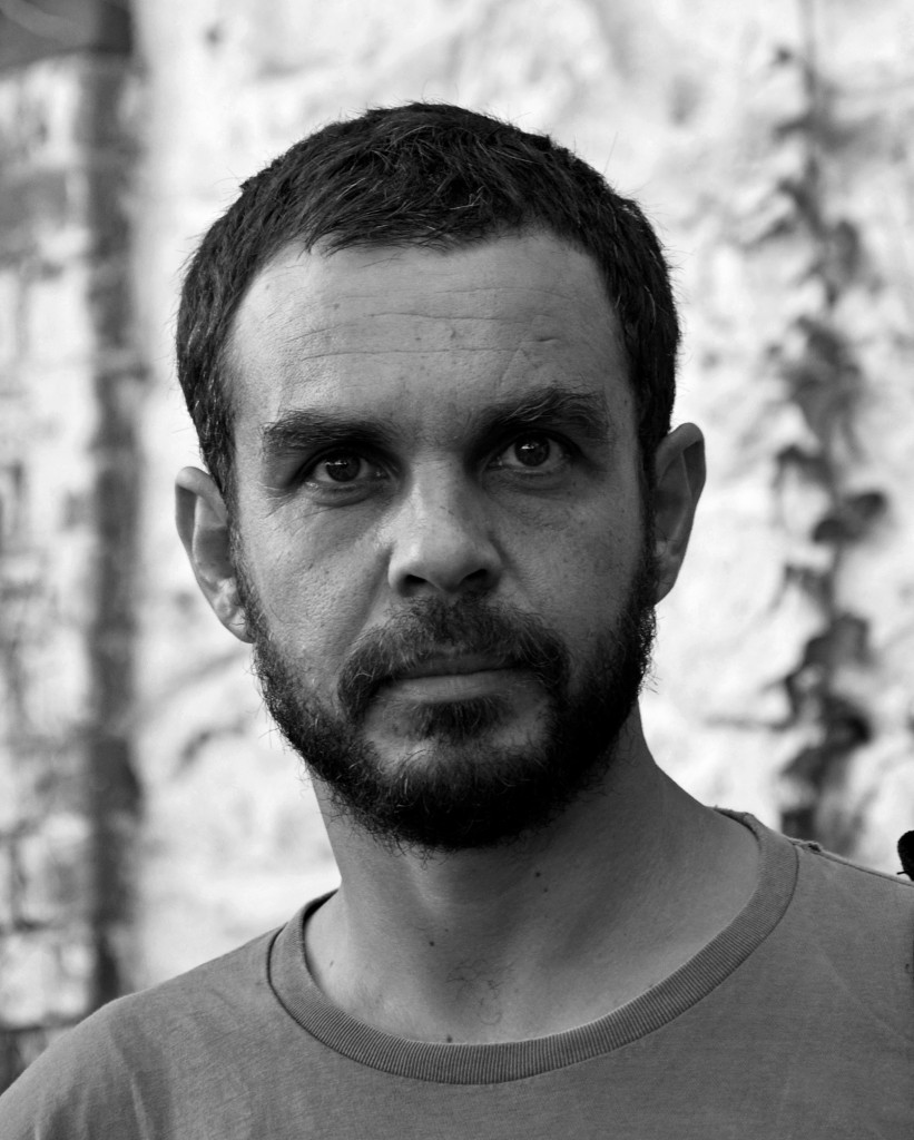 Χριστούγεννα σ' έναν καταυλισμό Ρομά στον Τύρναβο (φωτο) vaggelis kousioras lifo - Χριστούγεννα σ' έναν καταυλισμό Ρομά στον Τύρναβο (φωτο)