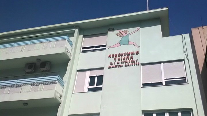 Τι υποστηρίζει η μητέρα του βρέφους από τη Συρία – Κρατούνται πατέρας και ξάδερφος