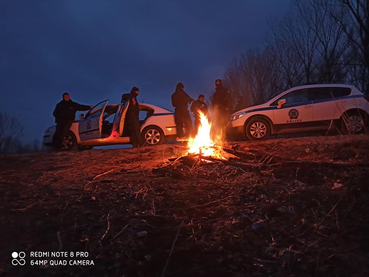 Λαρισαίος αστυνομικός συγκλονίζει δίνοντας το κλίμα από τα σύνορα: «Ο Έβρος δεν πέφτει…» (φωτο)