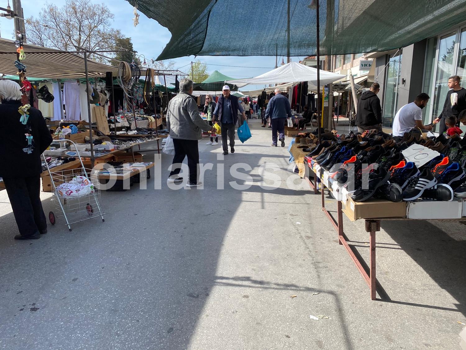 Δε βάζουμε μυαλό: Γεμάτη ηλικιωμένους η λαϊκή της Νεάπολης στη Λάρισα - Προβληματισμός στο δήμο Λαρισαίων (φωτό)