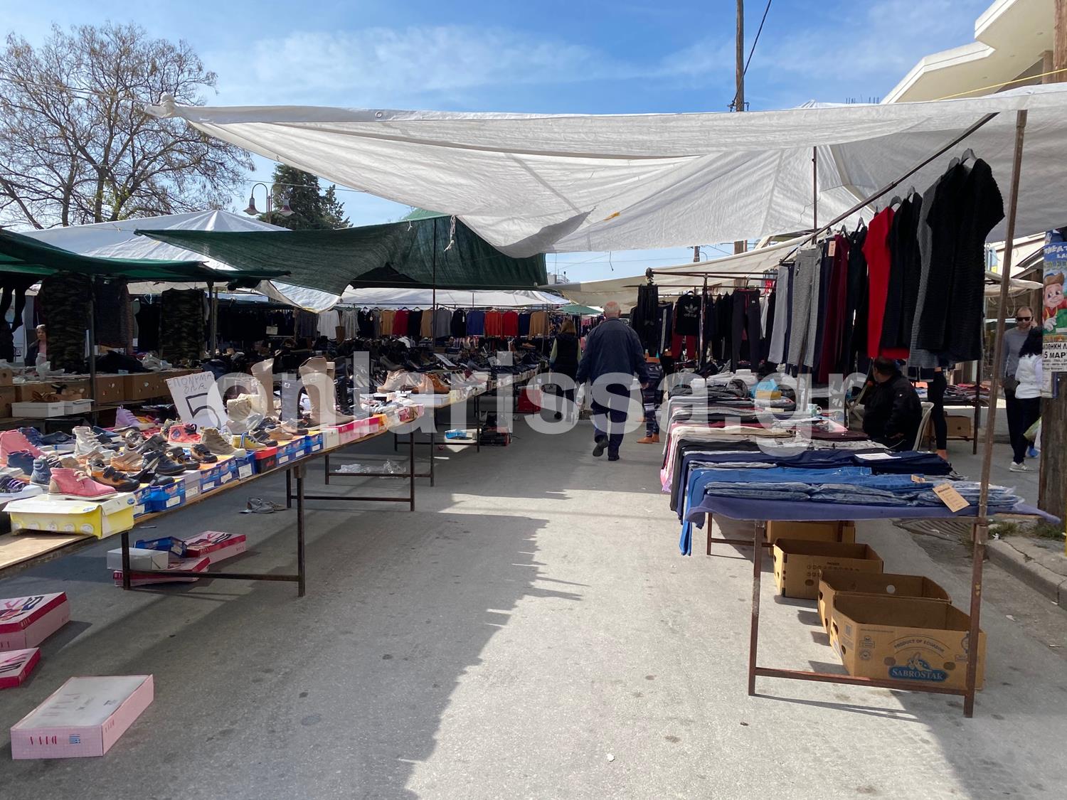 Δε βάζουμε μυαλό: Γεμάτη ηλικιωμένους η λαϊκή της Νεάπολης στη Λάρισα - Προβληματισμός στο δήμο Λαρισαίων (φωτό)