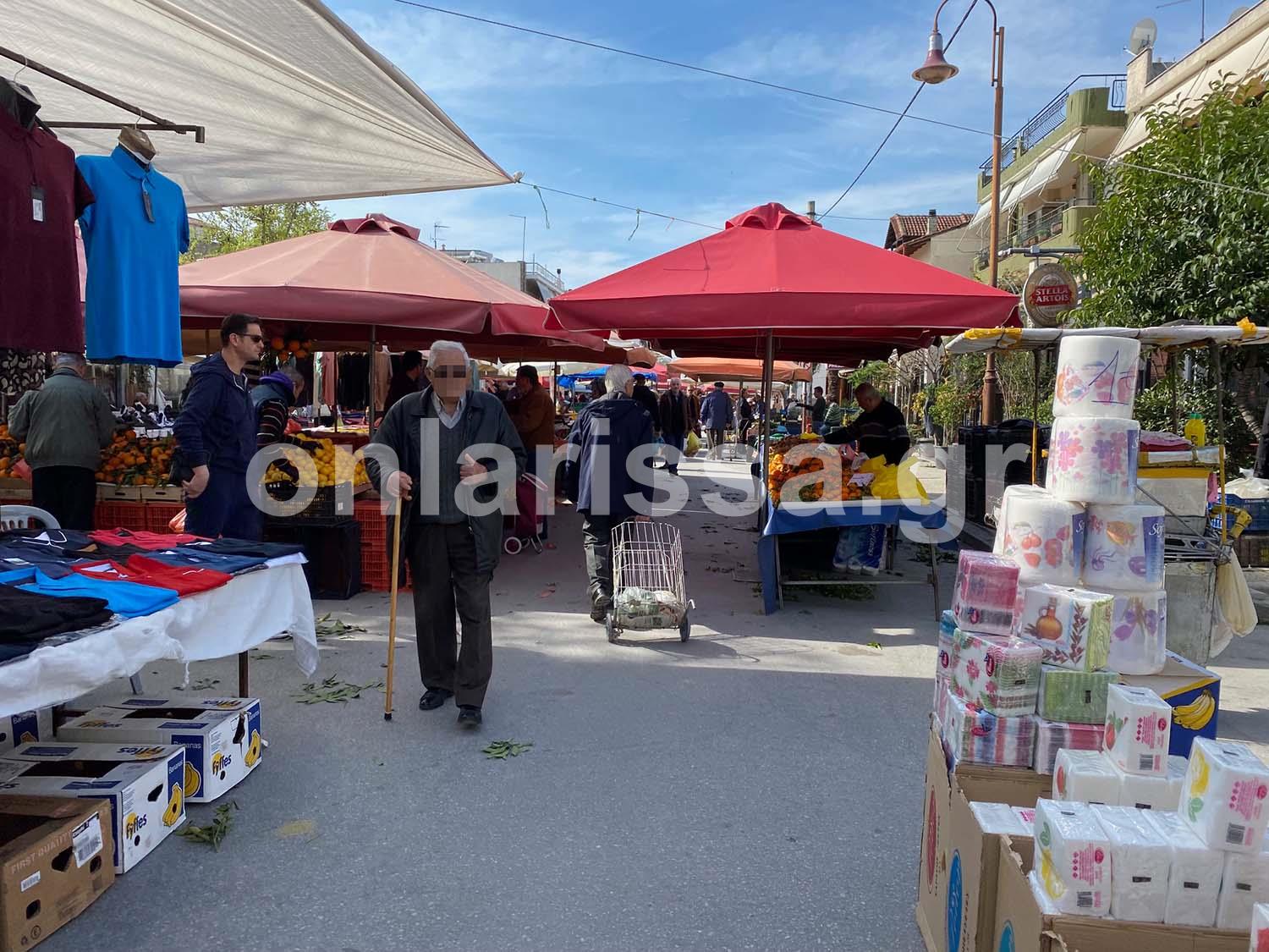 Δε βάζουμε μυαλό: Γεμάτη ηλικιωμένους η λαϊκή της Νεάπολης στη Λάρισα - Προβληματισμός στο δήμο Λαρισαίων (φωτό)