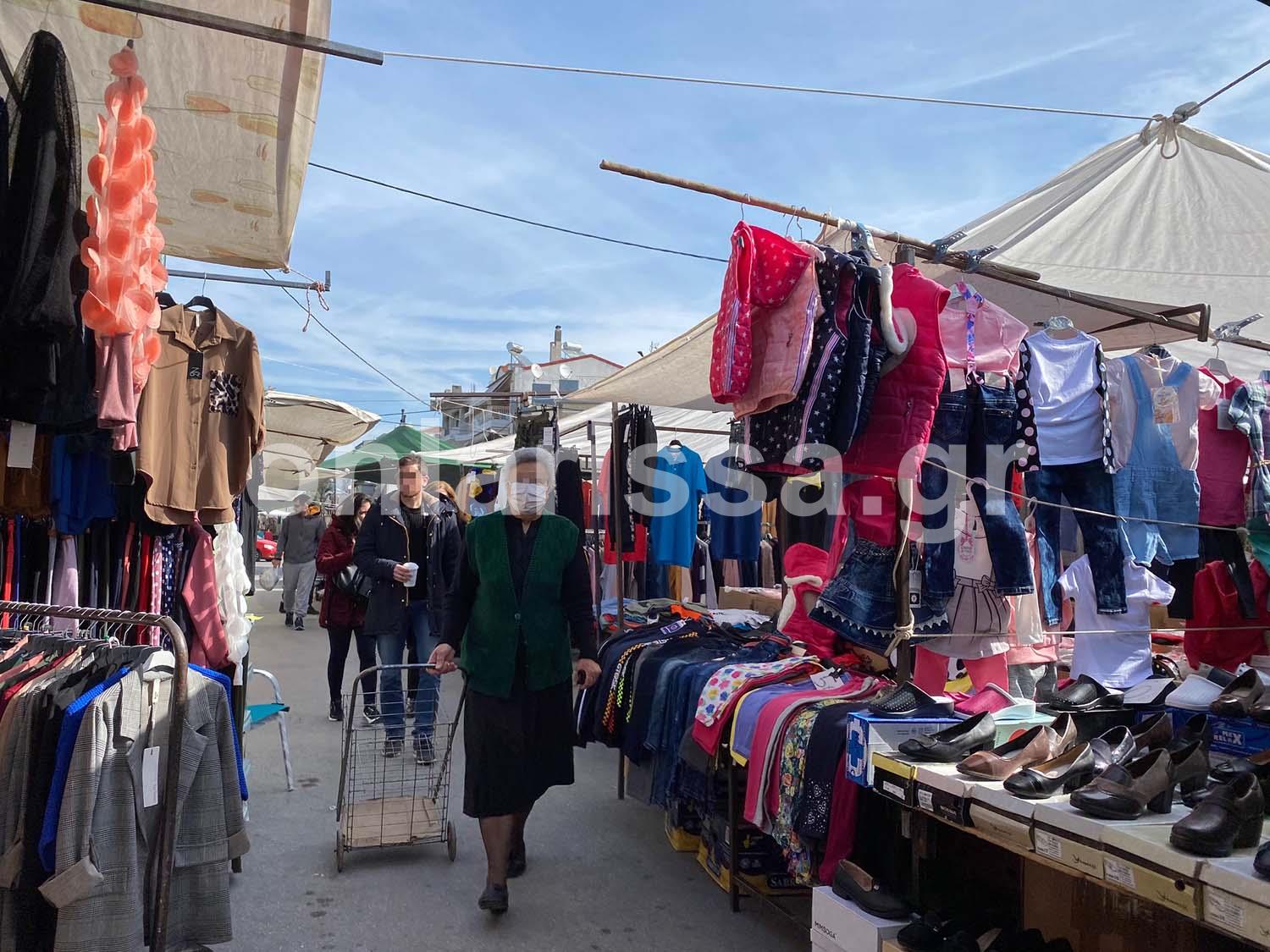 Δε βάζουμε μυαλό: Γεμάτη ηλικιωμένους η λαϊκή της Νεάπολης στη Λάρισα - Προβληματισμός στο δήμο Λαρισαίων (φωτό)