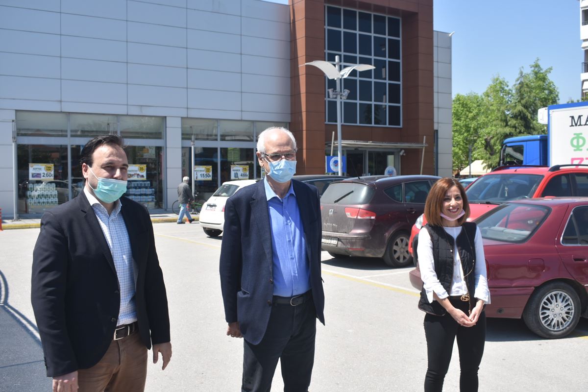 10.000 πακέτα με τρόφιμα παραδόθηκαν στον δήμο Λαρισαίων – Καλογιάννης «Δίνουμε μεγάλη μάχη αυτό το διάστημα» (φωτο – βίντεο)