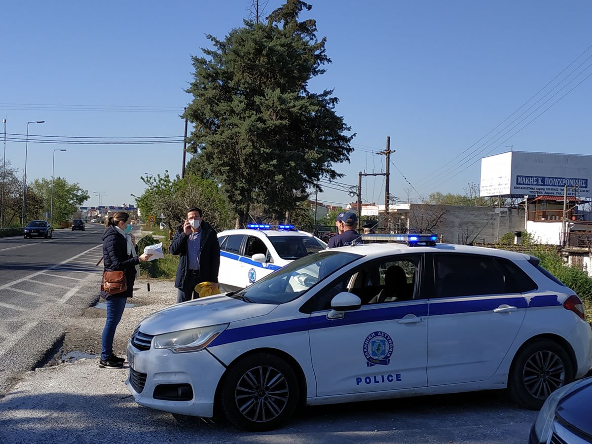 Κατέφθασε το κλιμάκιο του ΕΟΔΥ στη Νέα Σμύρνη της Λάρισας: Ξεκινούν τα 200 τεστ σε ρομά (φωτο –βίντεο)