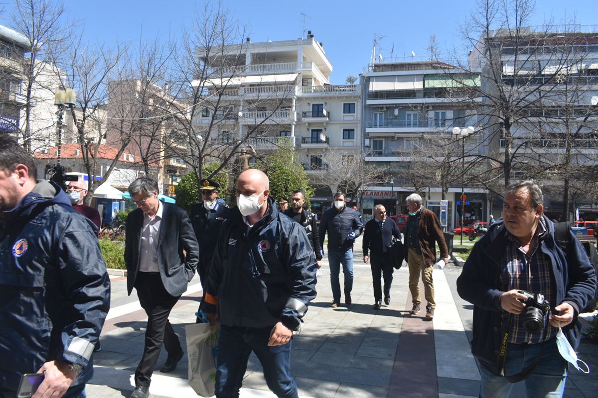 Έφτασαν στη Λάρισα Χαρδαλιάς και Τσιόδρας - Αυτή την ώρα σύσκεψη στην Περιφέρεια (φωτο)