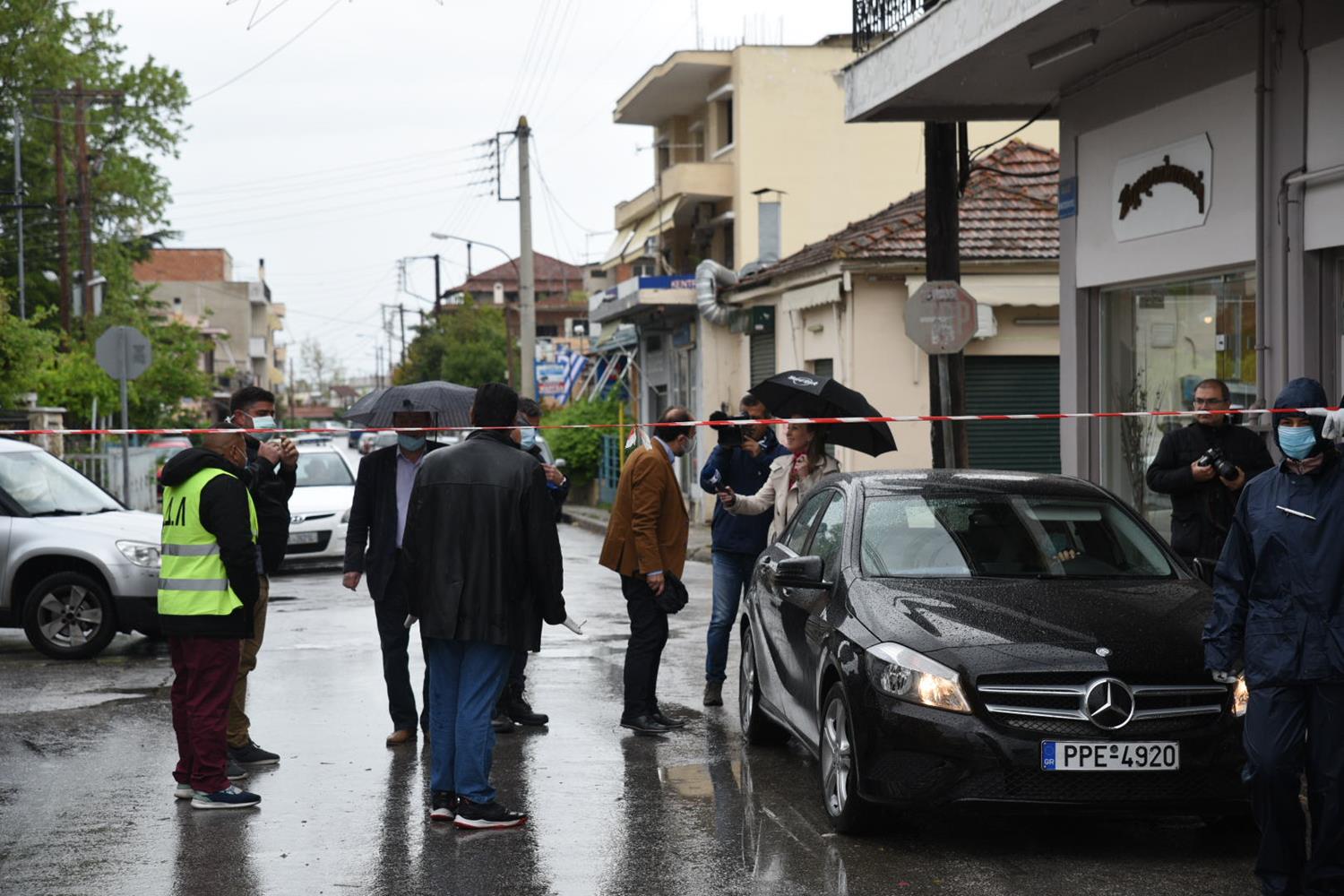 Ξεκίνησε νέα δειγματοληψία που θα κρίνει το μέλλον της καραντίνας στη Νέα Σμύρνη - Δείτε φωτογραφίες