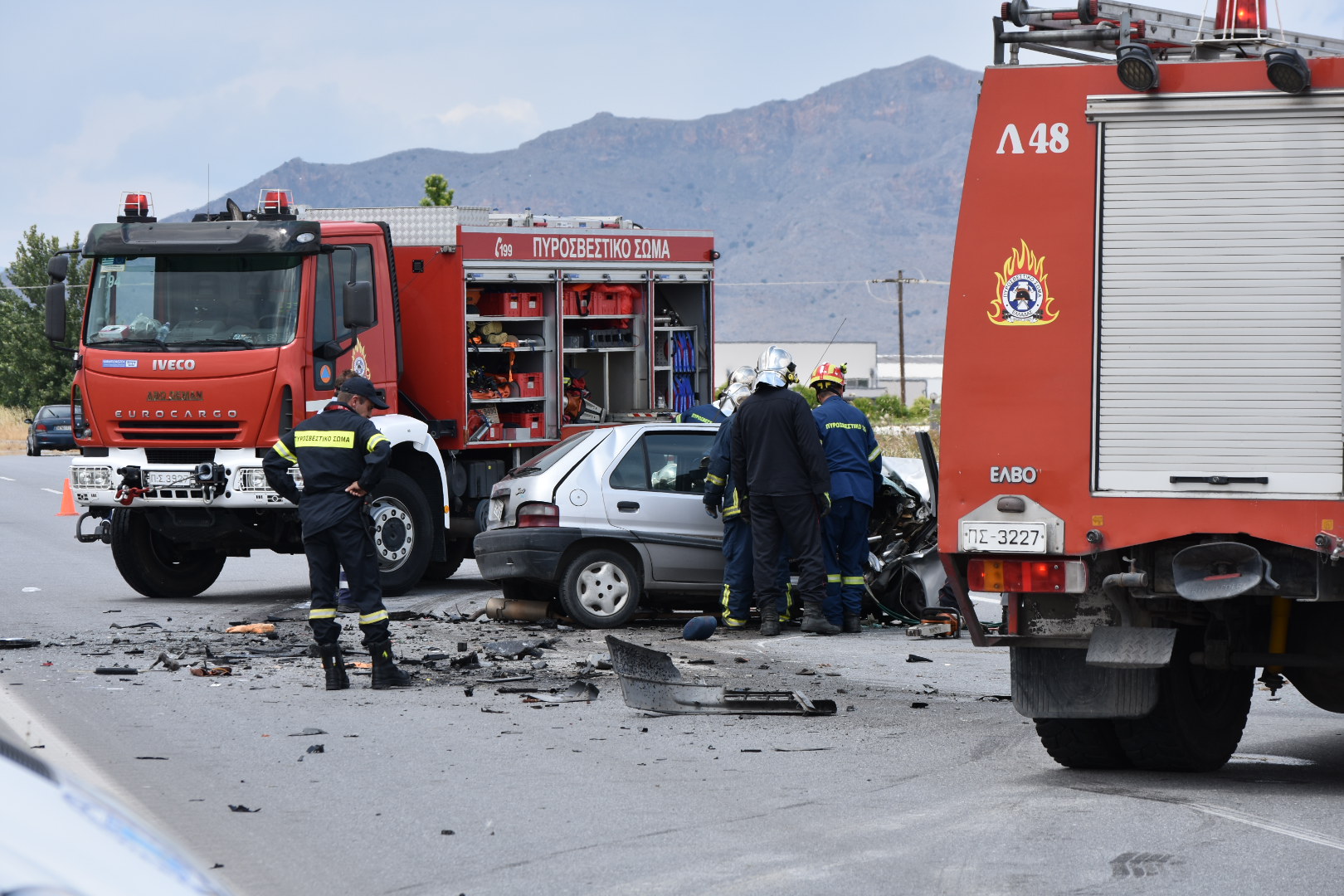 Λάρισα: Θανατηφόρο τροχαίο στον κόμβο Πλατυκάμπου - Σκοτώθηκε νεαρός οδηγός (Δείτε φωτογραφίες)