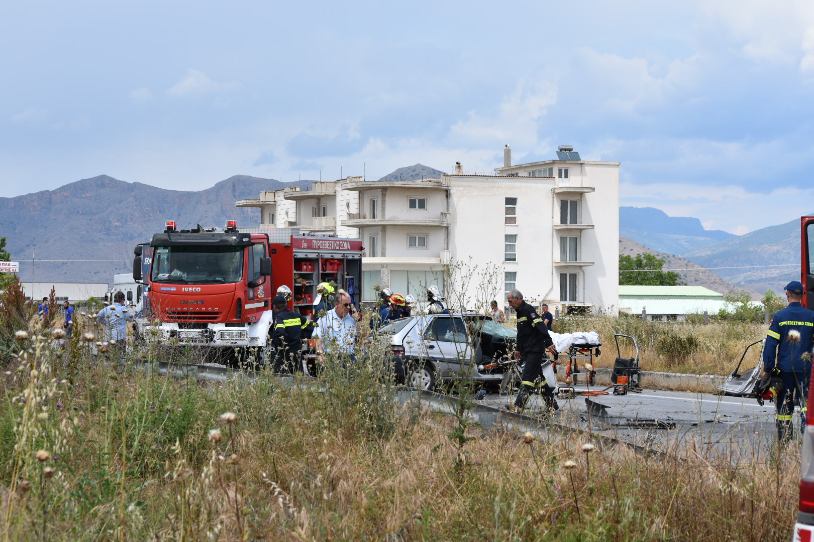 Λάρισα: Θανατηφόρο τροχαίο στον κόμβο Πλατυκάμπου - Σκοτώθηκε νεαρός οδηγός (Δείτε φωτογραφίες)