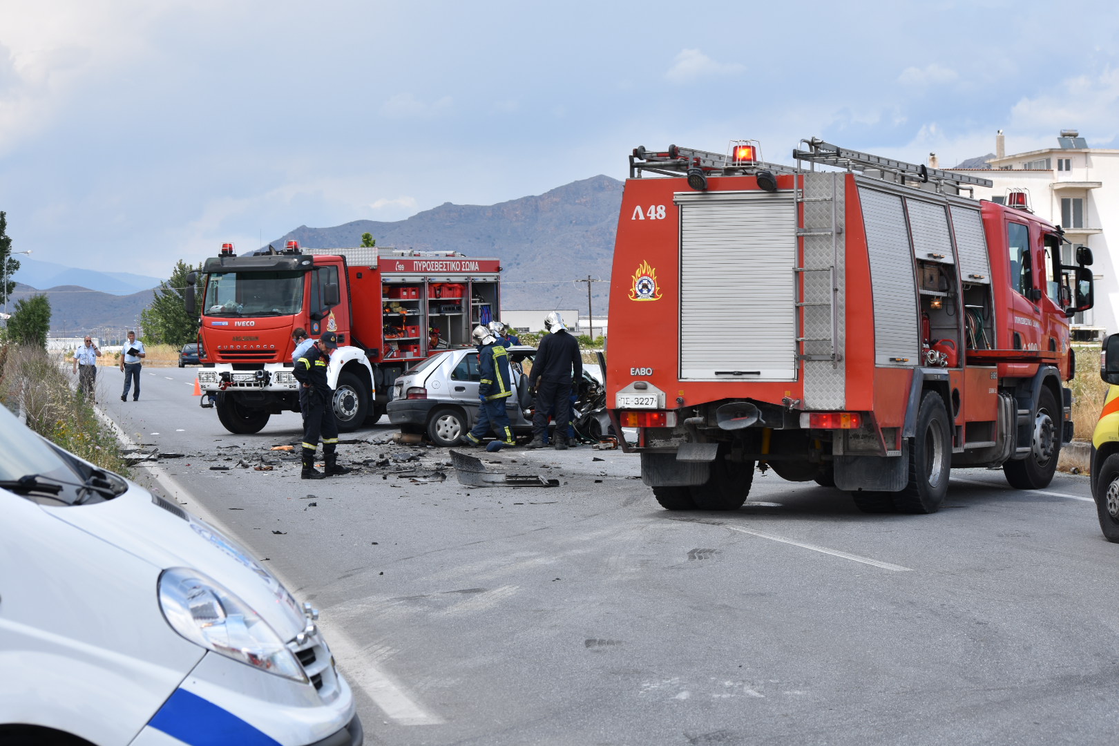 Λάρισα: Θανατηφόρο τροχαίο στον κόμβο Πλατυκάμπου - Σκοτώθηκε νεαρός οδηγός (Δείτε φωτογραφίες)