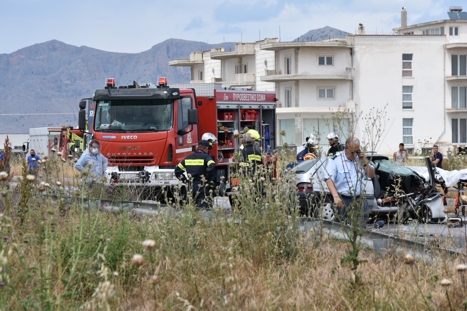 Λάρισα: Θανατηφόρο τροχαίο στον κόμβο Πλατυκάμπου - Σκοτώθηκε νεαρός οδηγός (Δείτε φωτογραφίες)