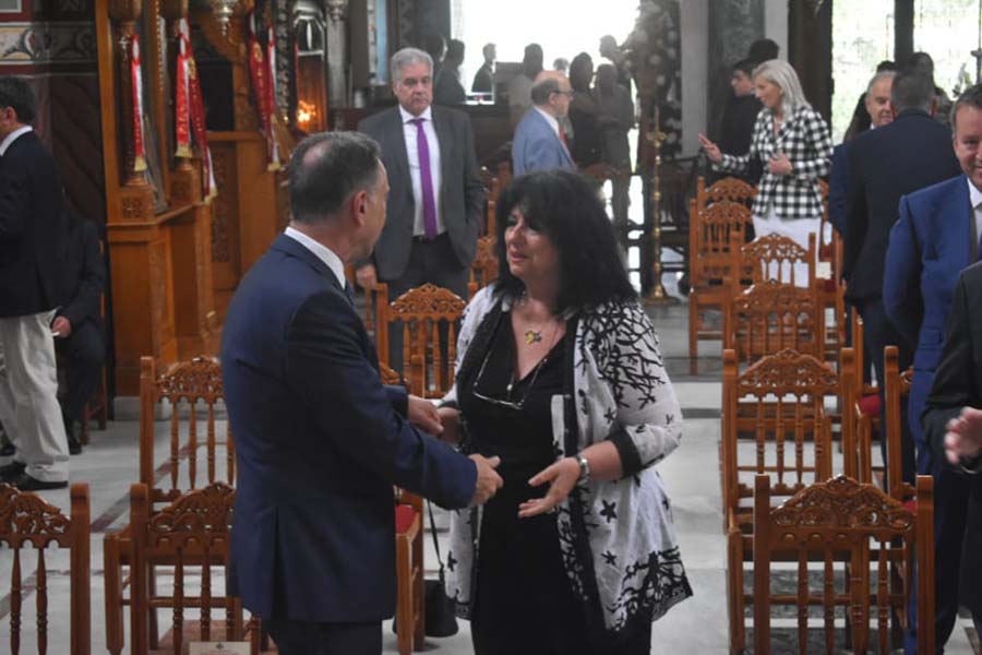 Ο κορωνοϊός τους έφερε πιο… κοντά!