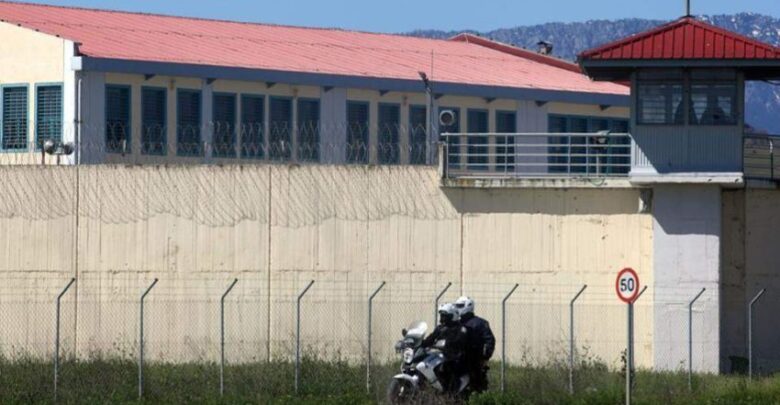 Φυλακές Τρικάλων: Κρατούμενος χτύπησε σωφρονιστικό υπάλληλο με ...