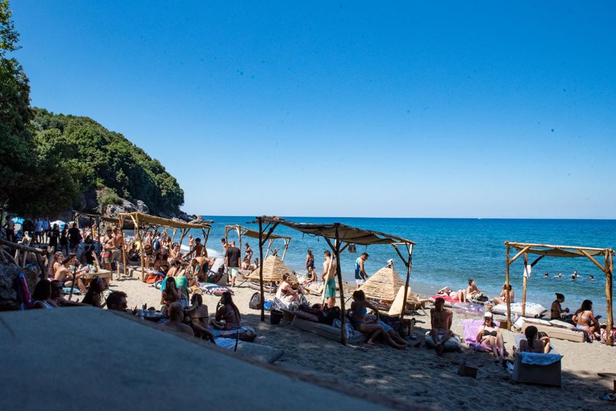 Λάρισα: Αυτή η …κρυφή «μαγική» παραλία είναι το νέο hot spot της νεολαίας – Από άγνωστη έγινε trendy (φωτο – βίντεο)