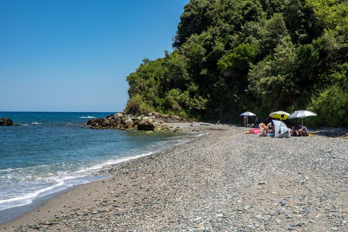 Λάρισα: Η μικρή παραλία Τσιλιγιώργος για εκλεκτικούς - Φωτορεπορτάζ