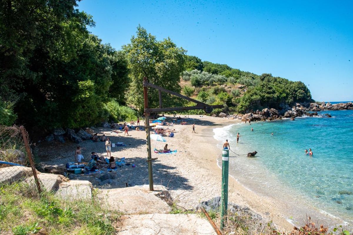 Δείτε φωτογραφίες: Ένα μικρό «διαμαντάκι» στις ακτές της Λάρισας που ελάχιστοι γνωρίζουν! Φανταστική θάλασσα με καθαρά διάφανα νερά