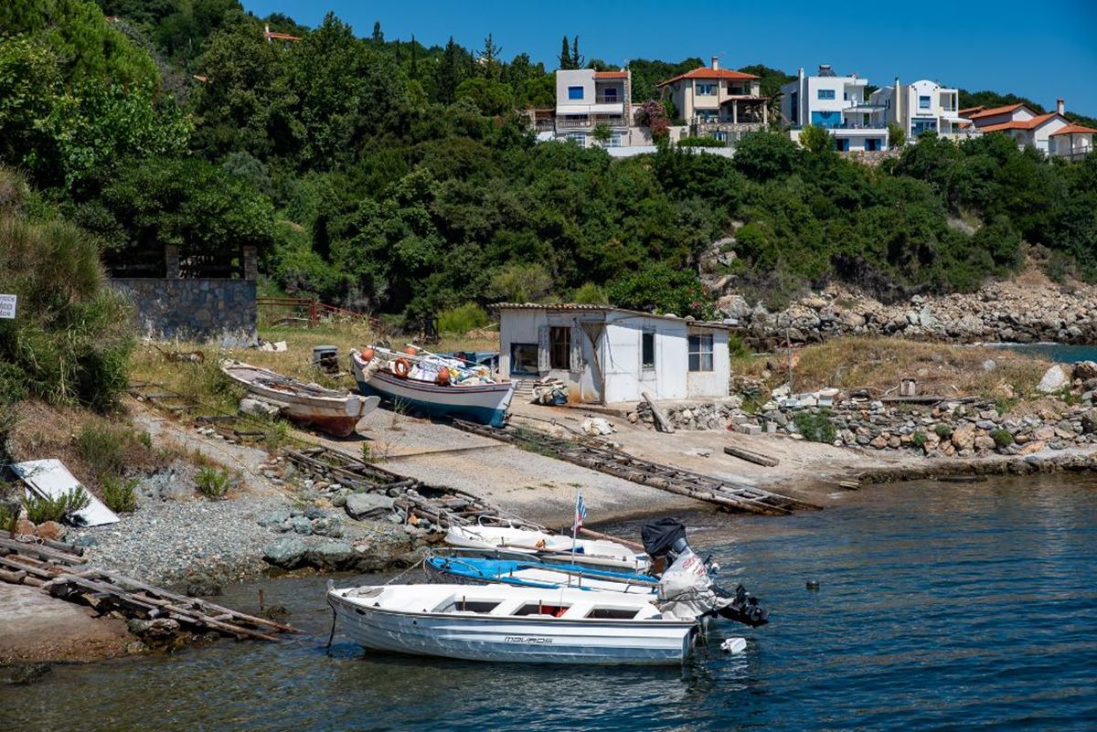 Λάρισα: Το μικρό γραφικό λιμανάκι στο Πολυδένδρι σαν καρτ ποστάλ – Φωτορεπορτάζ