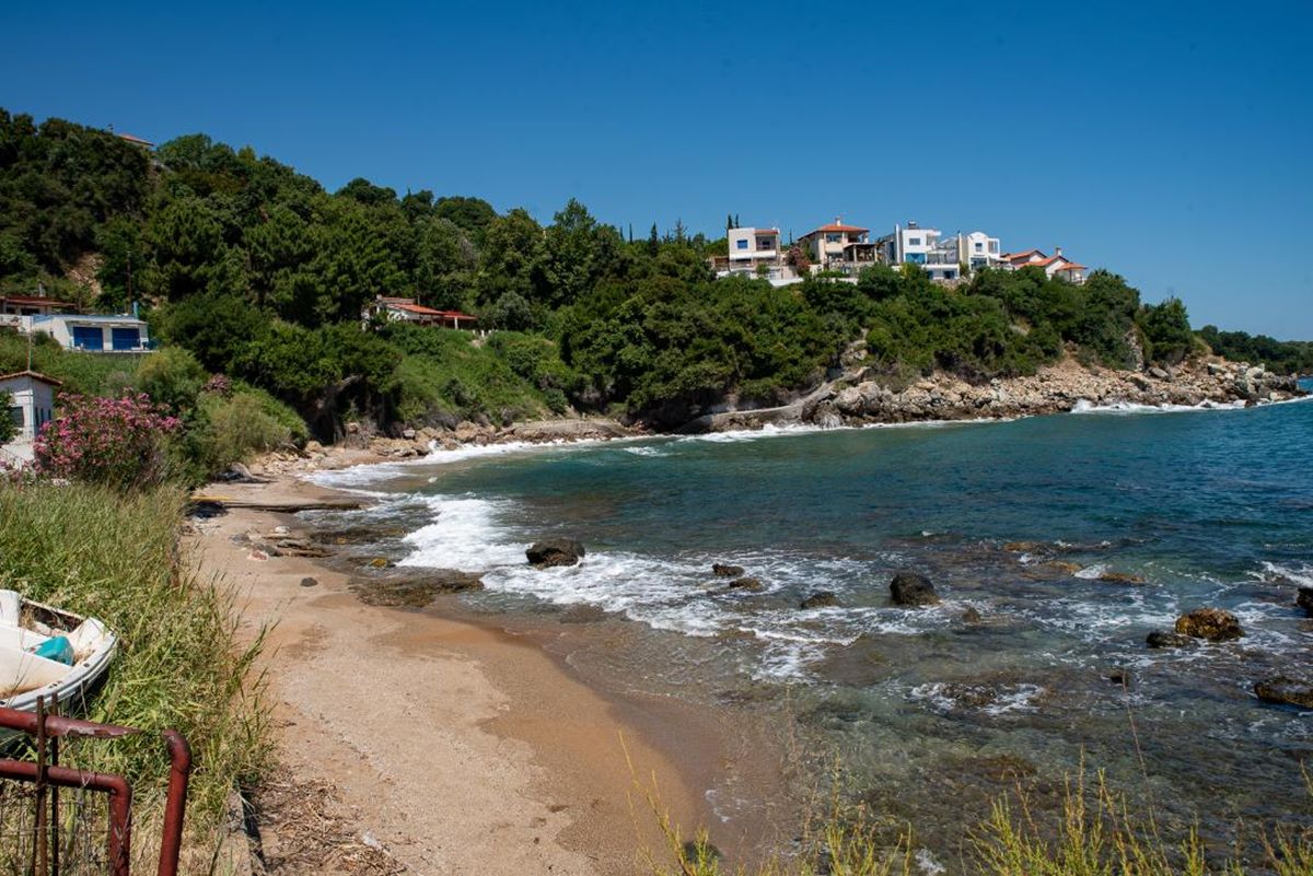 Λάρισα: Το μικρό γραφικό λιμανάκι στο Πολυδένδρι σαν καρτ ποστάλ – Φωτορεπορτάζ