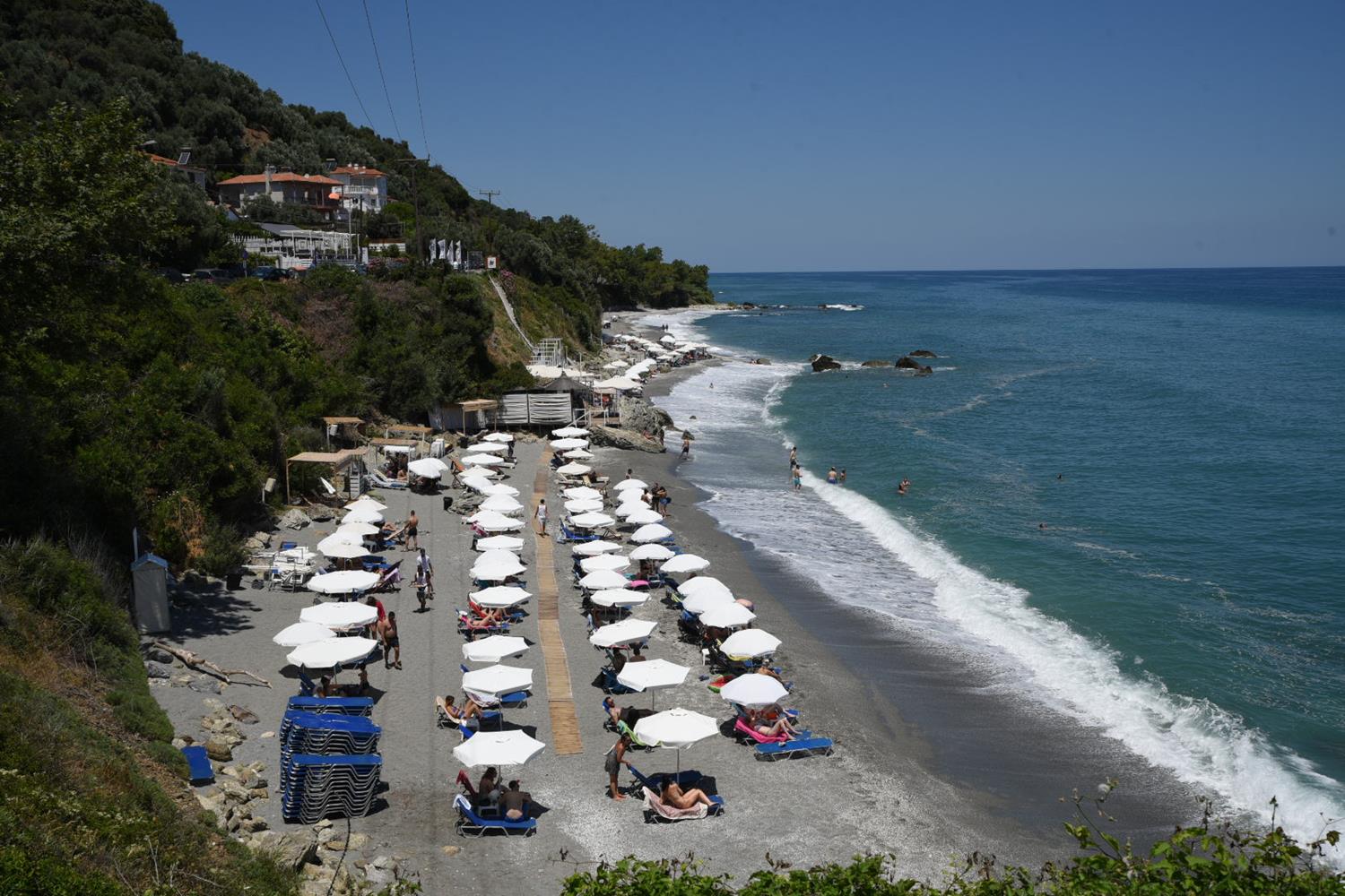 Επιστροφή στο... καλοκαίρι: Γέμισαν το Σάββατο οι παραλίες της Λάρισας (φωτορεπορτάζ)