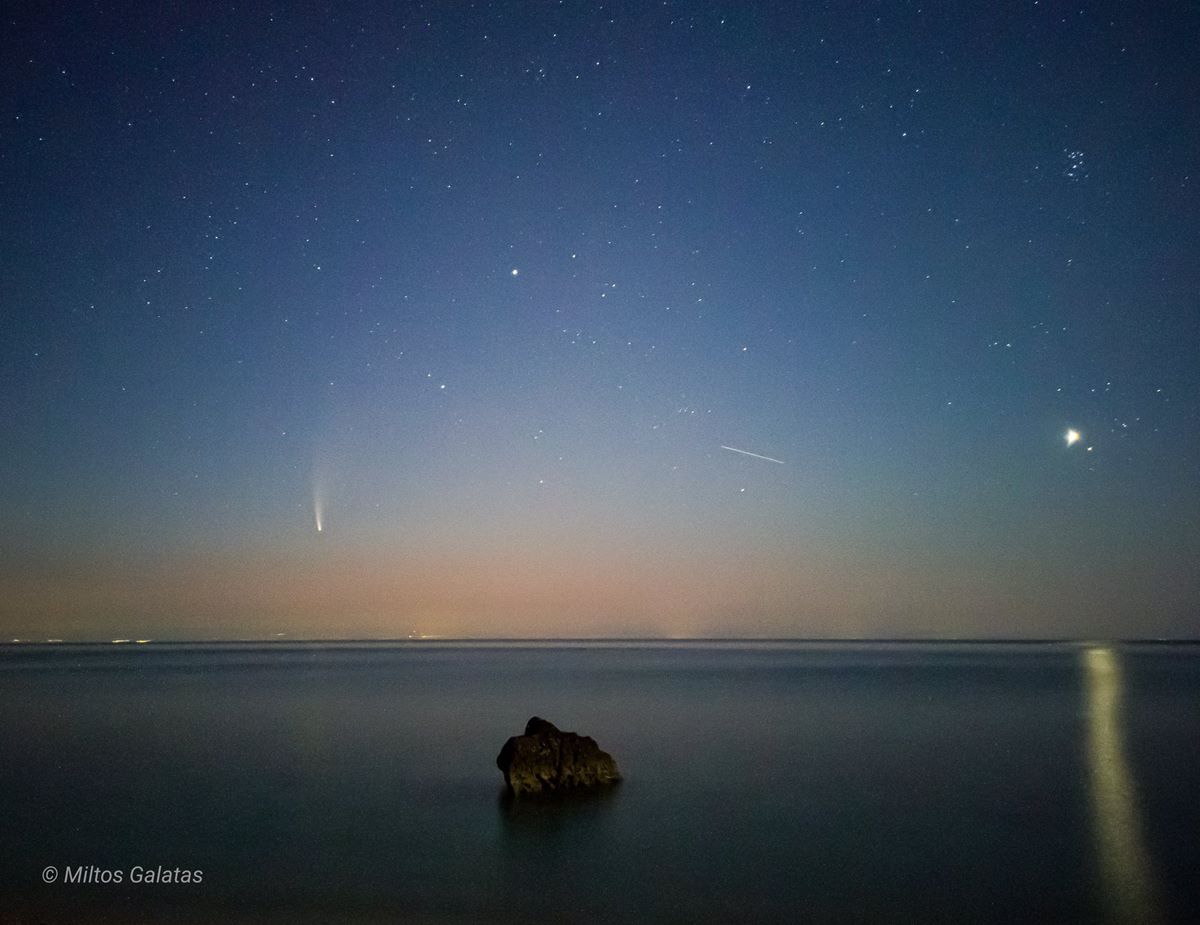 Δείτε εντυπωσιακές εικόνες: Λαρισαίοι φωτογράφησαν τον κομήτη που πλησιάζει τη Γη από την πόλη αλλά και τα παράλια