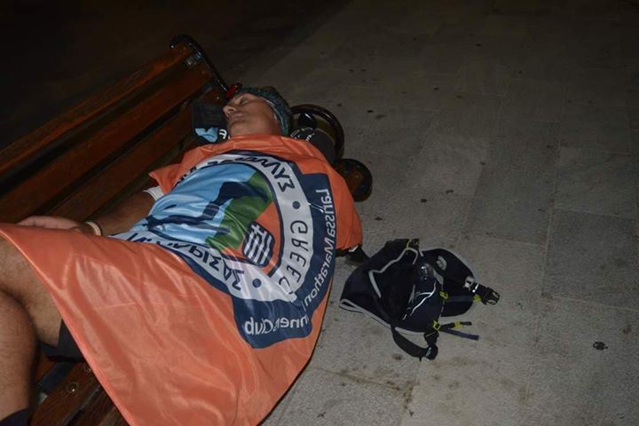 Συγκλονιστικός ο Λαρισαίος μαραθωνοδρόμος - Έτρεξε 371 χιλιόμετρα για να αποδώσει τιμή στους υπερασπιστές των Θερμοπυλών (φωτο)