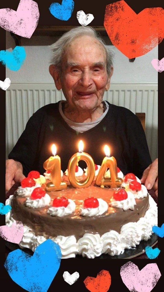 Έκλεισε τα 104 του ο γηραιότερος παππούς της Τσαριτσάνης (φωτο)