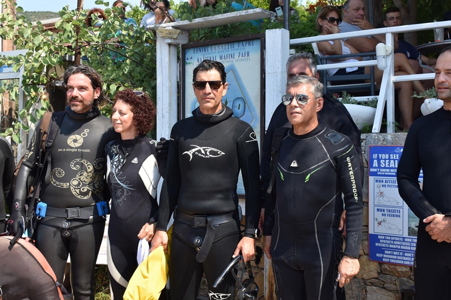 Τα πρώτα εγκαίνια στον κόσμο κάτω από το νερό έγιναν στην Αλόννησο - Δείτε φωτό και βίντεο