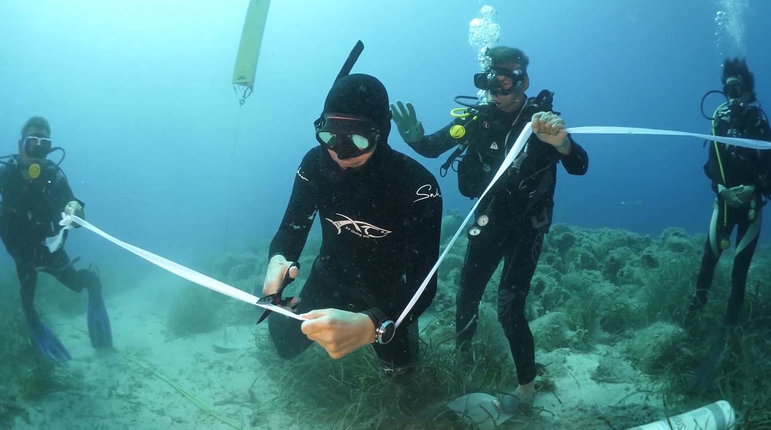Τα πρώτα εγκαίνια στον κόσμο κάτω από το νερό έγιναν στην Αλόννησο - Δείτε φωτό και βίντεο