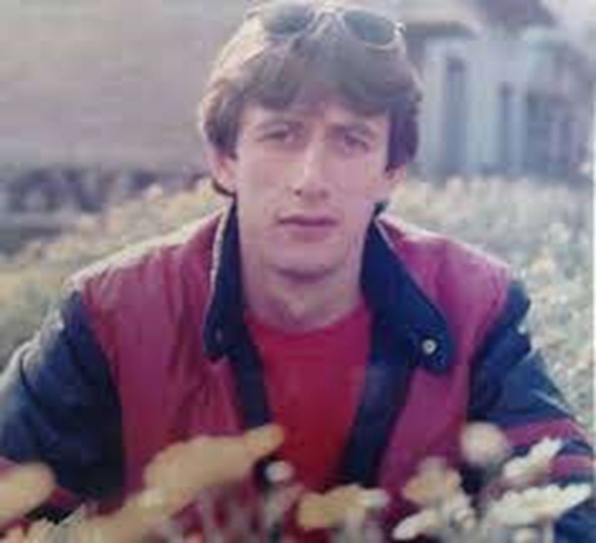 Λάρισα: Ο σταρ της βιντεοκασέτας που τα παράτησε όλα και ζει σήμερα στον Αμπελώνα (φωτο)