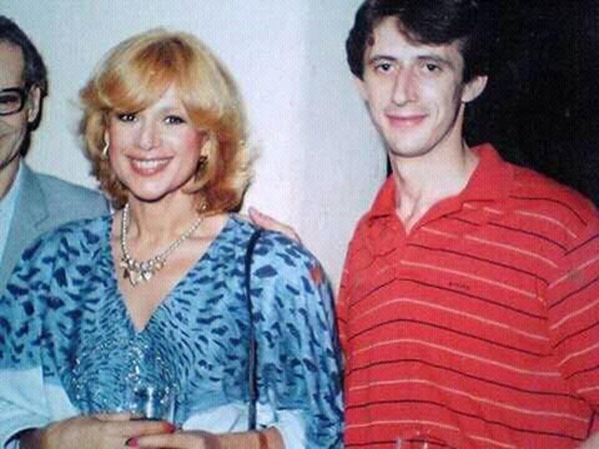 Λάρισα: Ο σταρ της βιντεοκασέτας που τα παράτησε όλα και ζει σήμερα στον Αμπελώνα (φωτο)