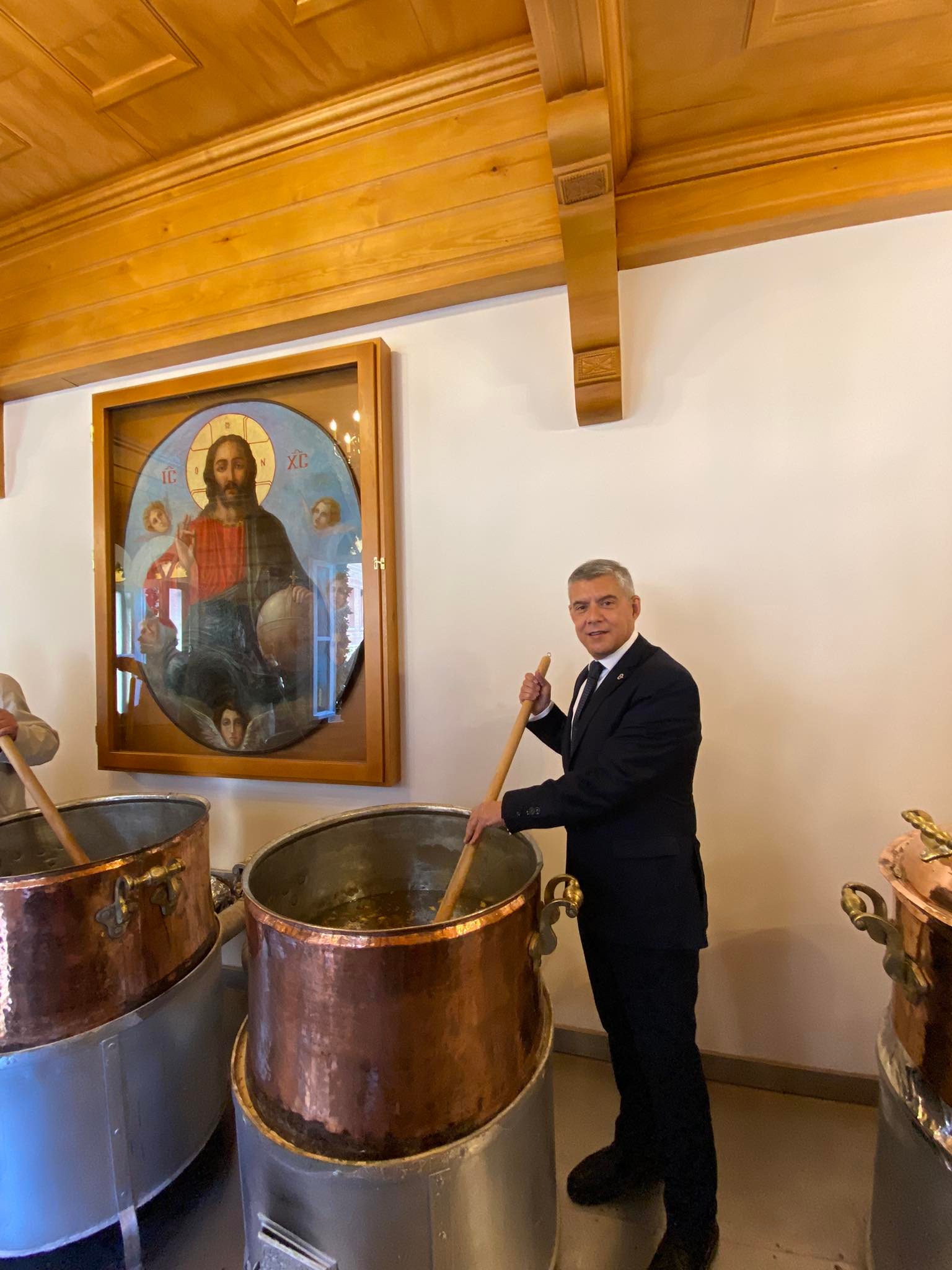 Σώου Αγοραστού με το Άγιο Μύρο στο Πατριαρχείο - ΤΡΙΚΚΗPress - Τα νέα των Τρικάλων