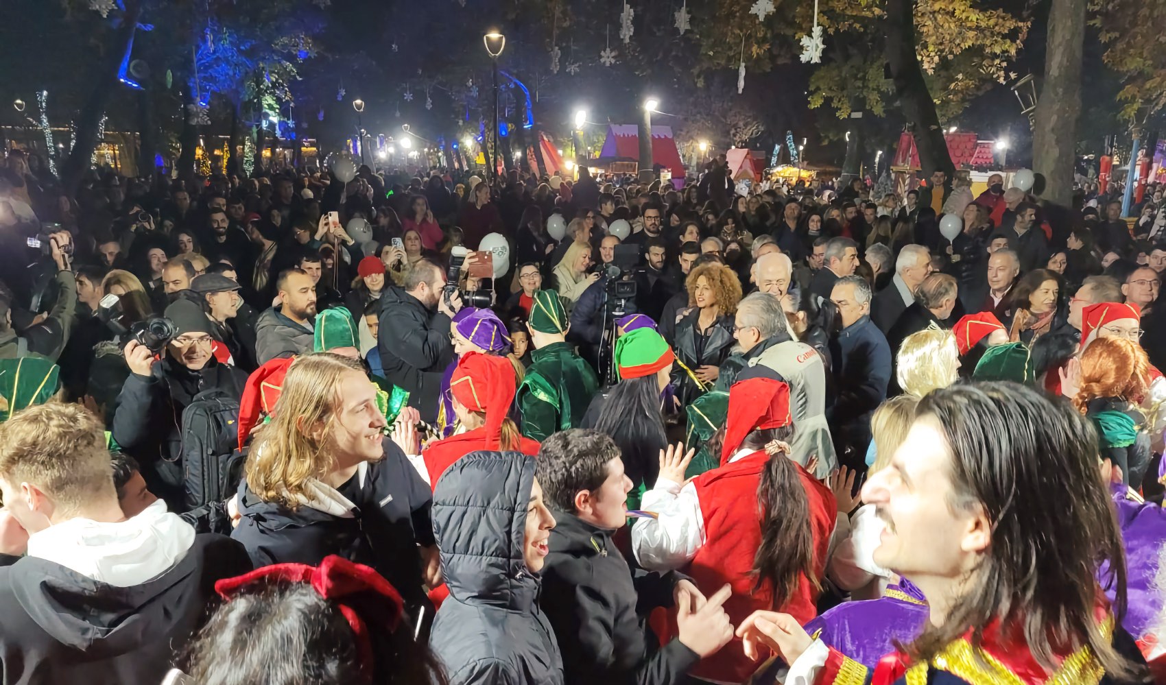 Crowds at the return of the “Park of Wishes” in Larissa