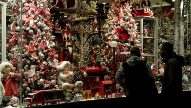 Εορταστικό ωράριο: Πώς θα λειτουργήσουν σουπερμάρκετ και καταστήματα μέχρι την Πρωτοχρονιά