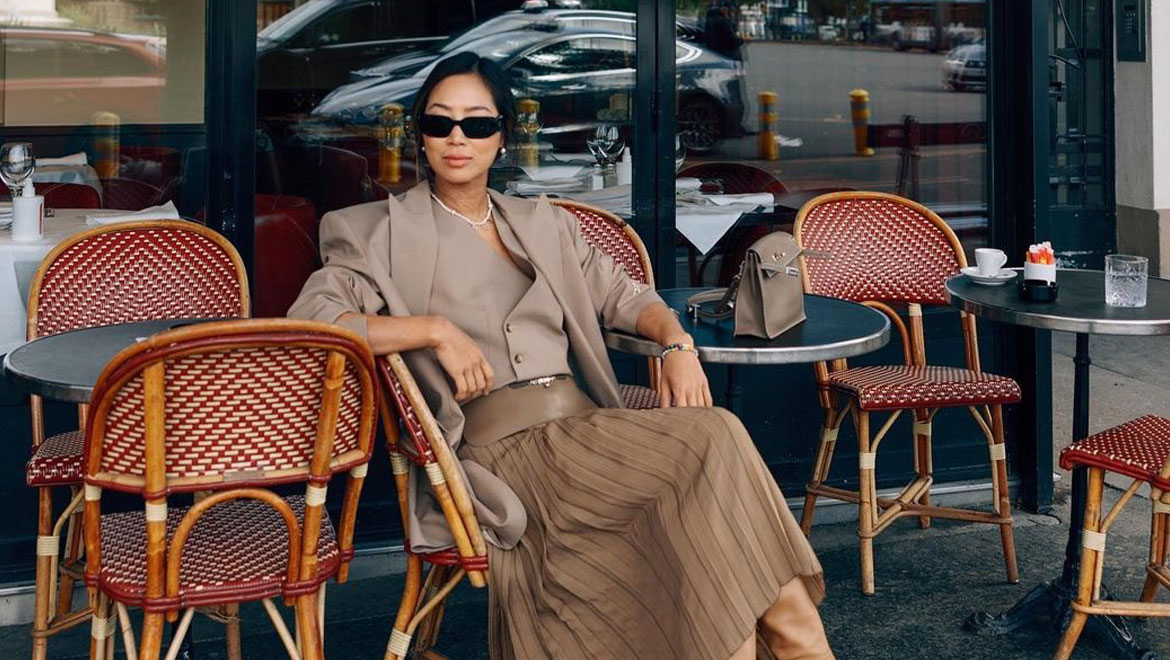 Πώς να φορέσετε την πλισέ φούστα σαν τα κορίτσια της μόδας