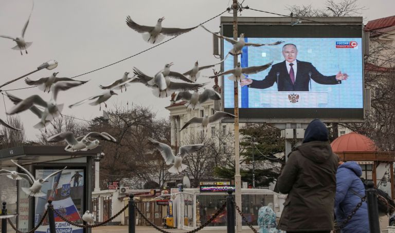 Ρωσία: Χάκερ μετέδωσαν ραδιοφωνική προειδοποίηση για επικείμενο βομβαρδισμό | tanea.gr